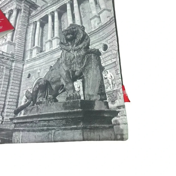 Viking Travel Bag Tote Adjustable Pull Straps Vienna Statue NWT New - Picture 3 of 9